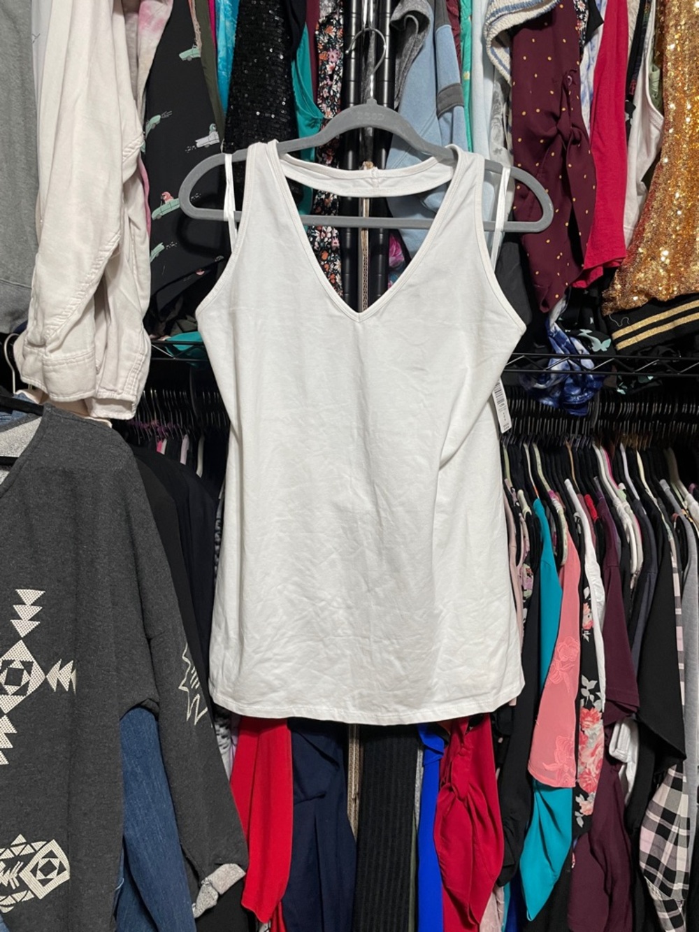 #408a size 4 torrid NWT White V-Neck foxy halter Tank Top